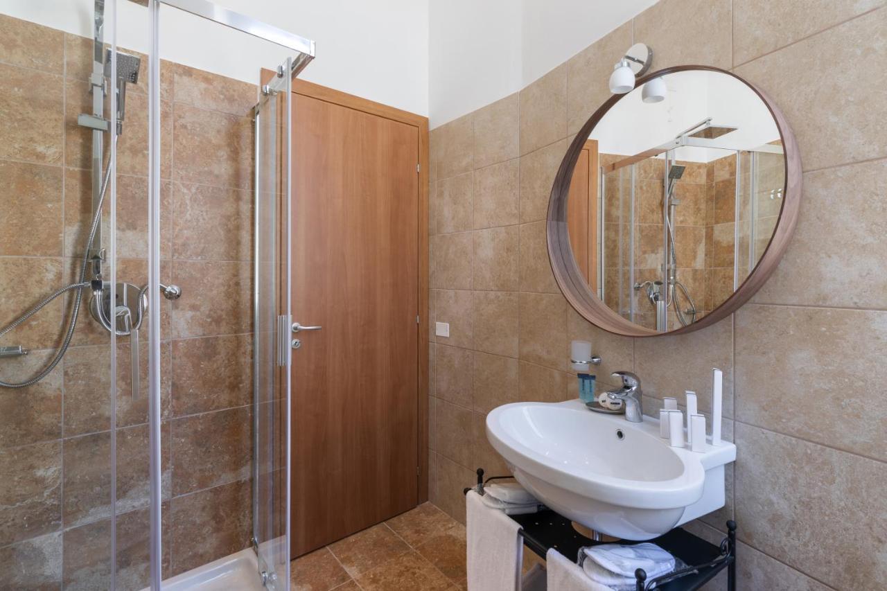Vatican Domus Luxury Rooms Рим Екстер'єр фото